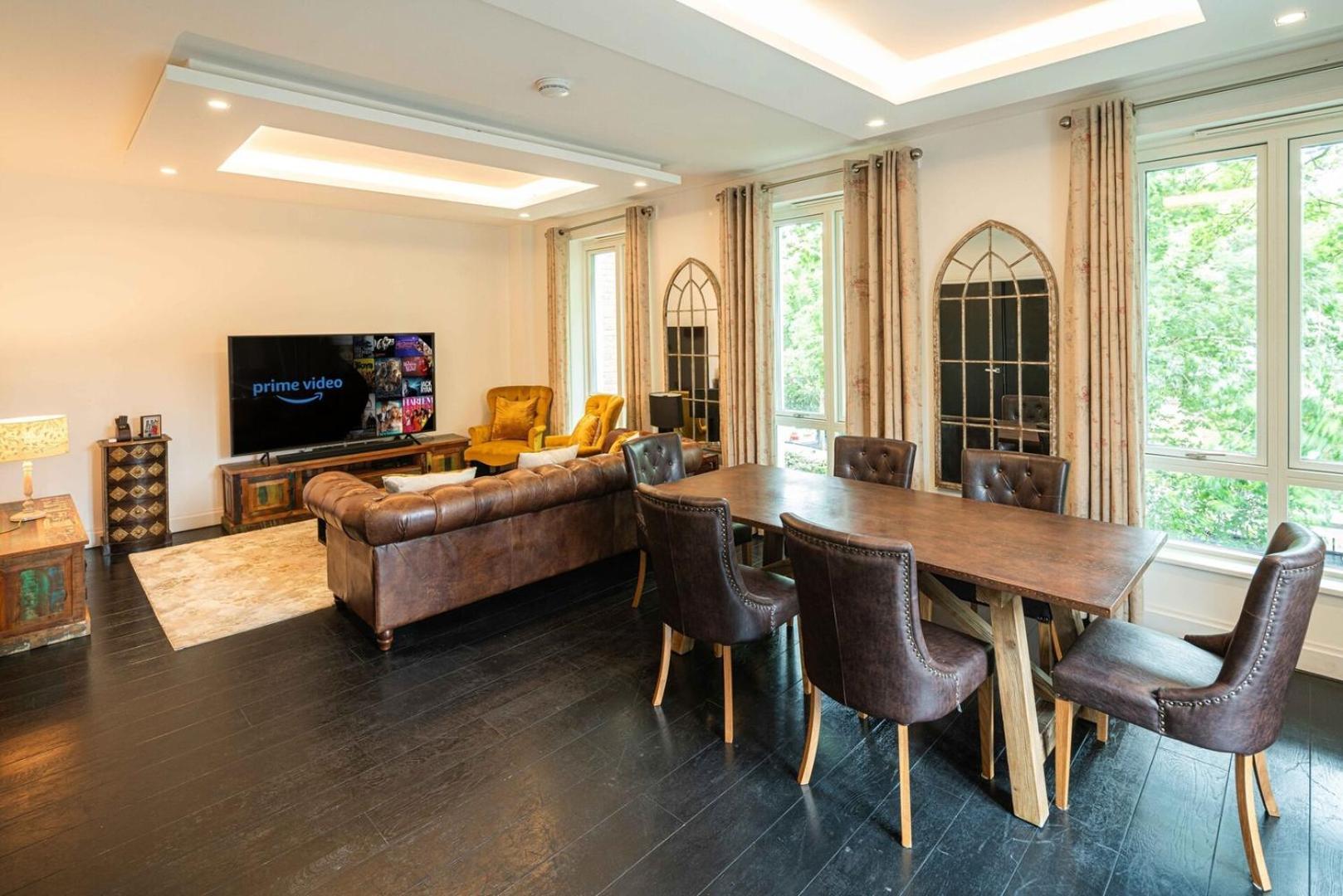 Spacious 5bd Family In Leafy West *